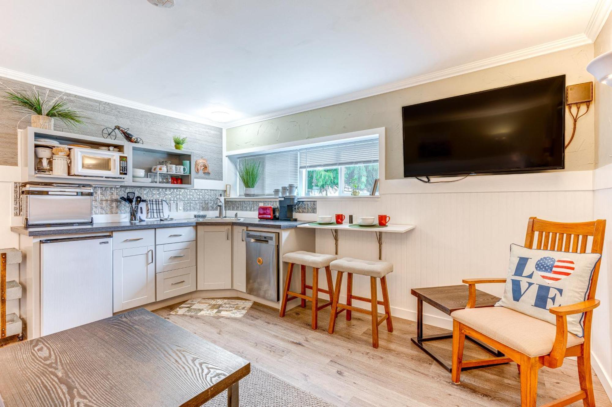 Charming Updated Retreat Walk To Lake Stevens! ภายนอก รูปภาพ